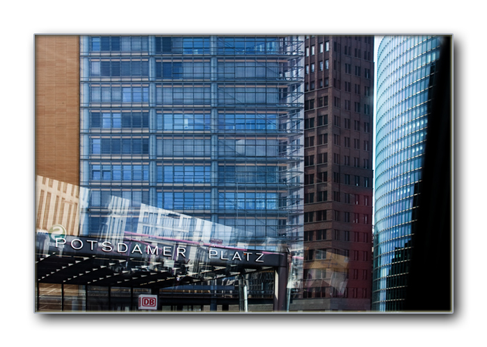 Spiegelungen am Potsdamer Platz, Berlin