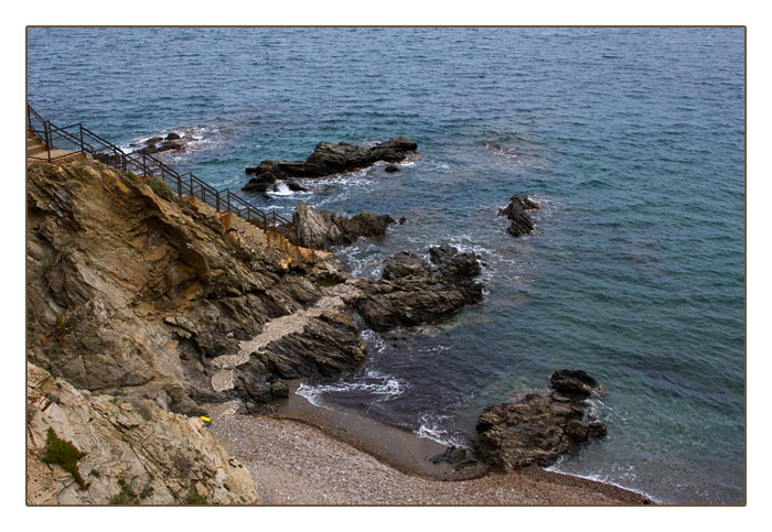 Abgang zum kleinen Badestrand bei Collioure