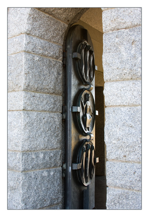 Eingangstor zur deutschen Kriegsgr&auml;berst&auml;tte La Cambe