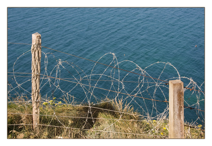 Stacheldraht an Steilk&uuml;ste, Gedenkst&auml;tte Pointe du Hoc