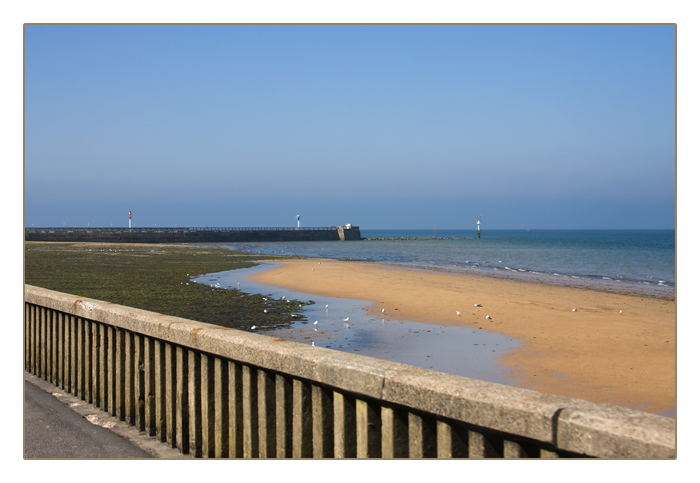 Blick auf die Hafenausfahrt von Grandcamp-Maisy