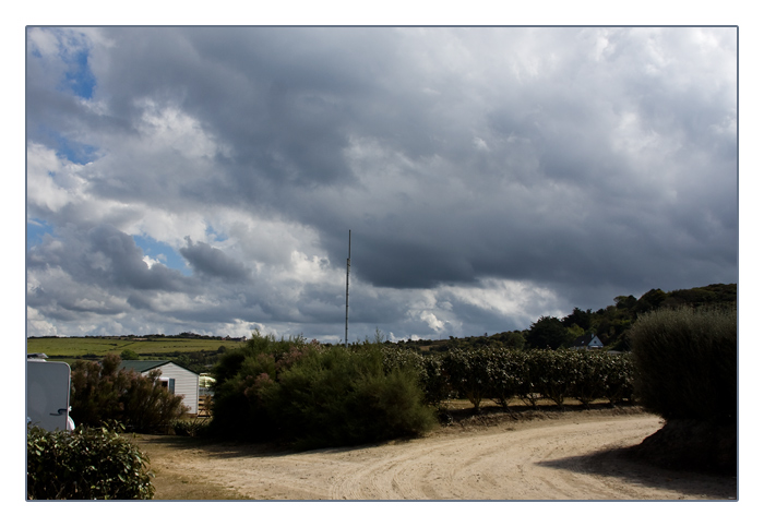 dicke, dunkle Wolken ziehen auf, Le Rozel, Halbinsel Cotentin