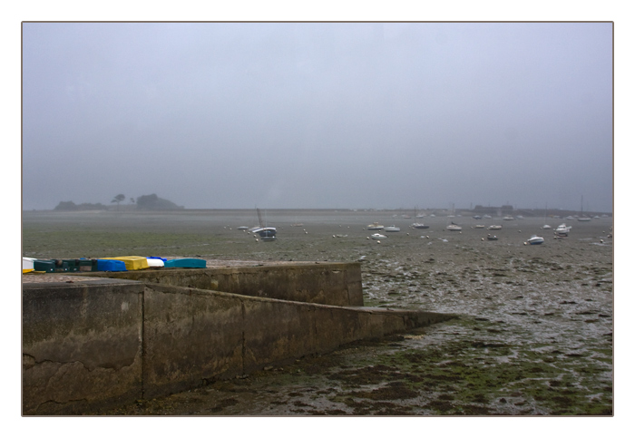 Ebbe und Nebel am Quai de Pempoul, Saint-Pol-de-L&eacute;on