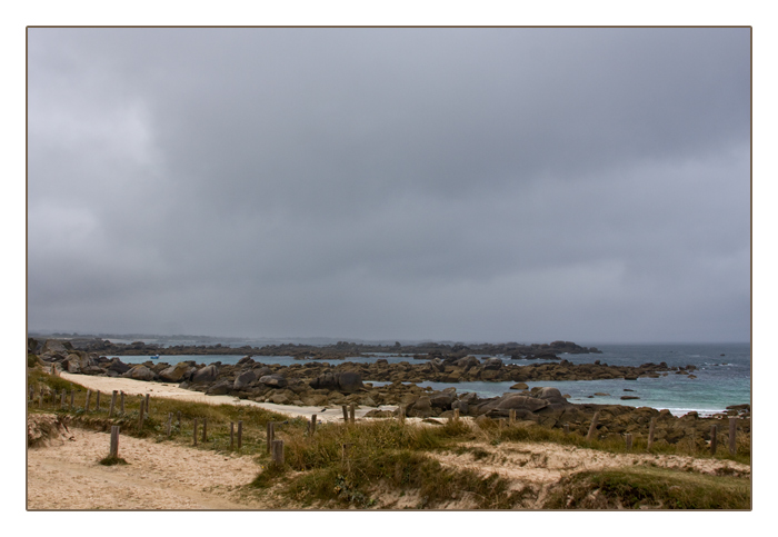Felsbrocken am Strand, Algenfischer-Dorf Meneham, M&eacute;nez Ham bei Kerlouan