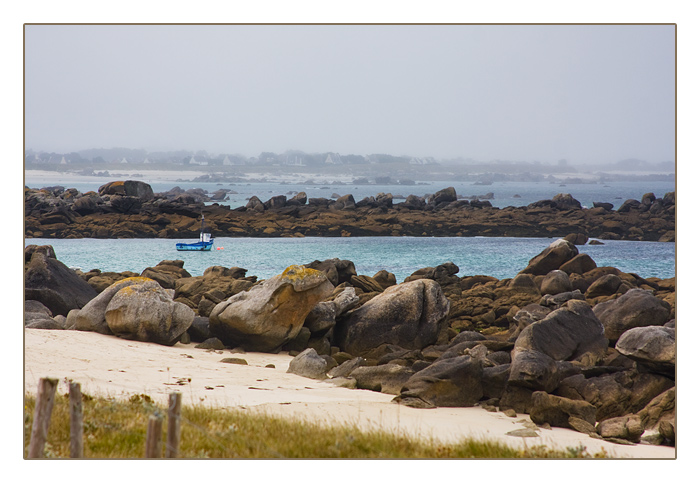 Felsbrocken am Strand, Algenfischer-Dorf Meneham, M&eacute;nez Ham bei Kerlouan