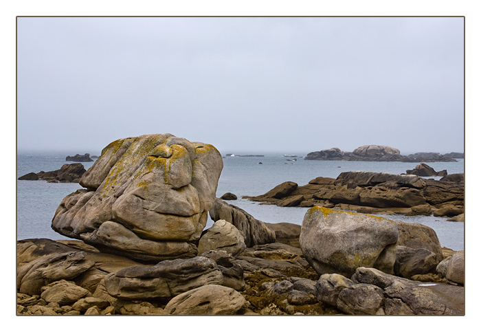 Felsformationen aus Granit, Algenfischer-Dorf Meneham, M&eacute;nez Ham bei Kerlouan