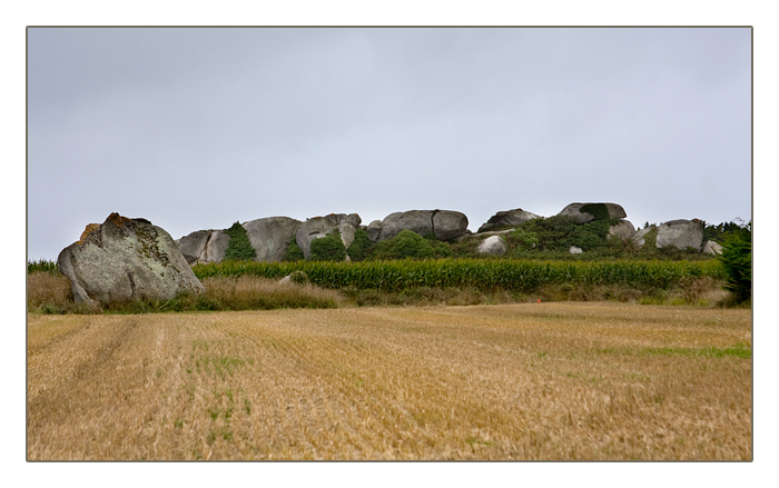 Granit-Felsbrocken am Algenfischer-Dorf Meneham, M&eacute;nez Ham bei Kerlouan