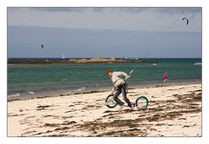 Kitesurfen am Strand mit einem Zweirad, Plage de Sainte-Marguerite, Land&eacute;da