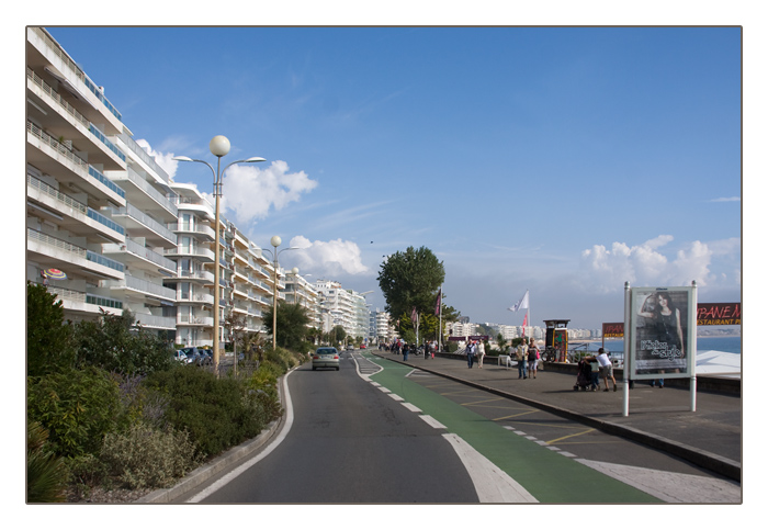 Orts-Durchfahrt von La Baule-Escoublac, am Golf von Biscaya