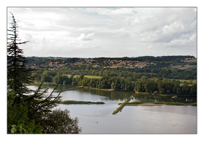 die Loire mit Blick auf den Ort Oudon, Champtoceaux