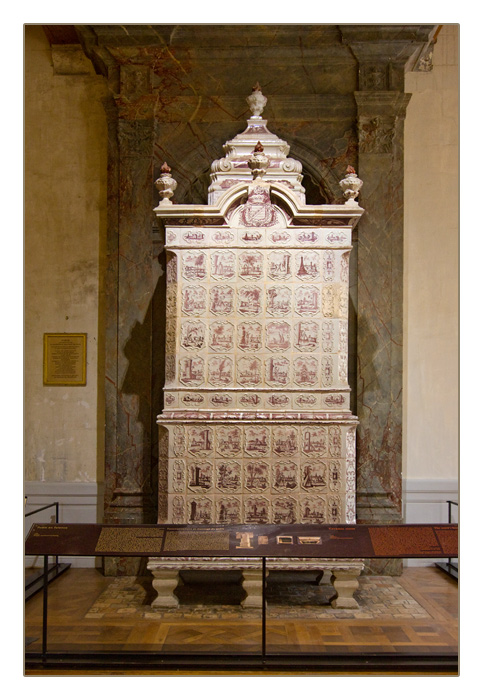 Kachelofen aus Meißener Porzellan, Schloss (Château) Chambord
