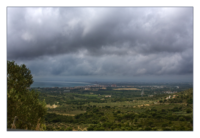 Abfahrt Richtung Frankreich mit Blick zurück auf Empuriabrava Abfahrt Richtung Frankreich mit Blick zurück auf Empuriabrava