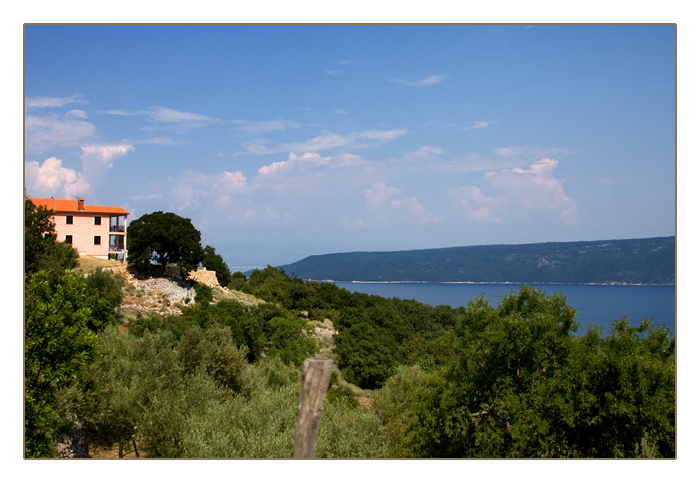 vom Festland aus ein Blick zurück auf die Insel Cres