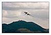 Junkers Ju 52 D-AQUI D-CDLH im Landeanflug. Im Hintergrund die Burg Teck