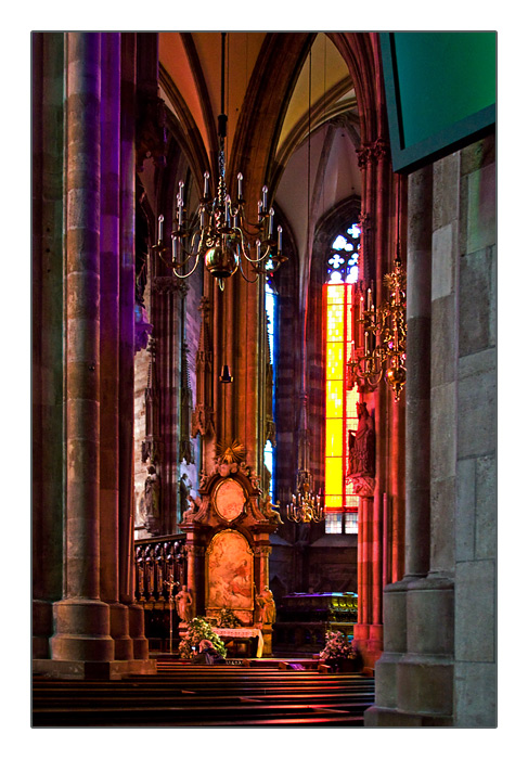 Lichtkunst von Victoria Coelns im Stephansdom, Wien